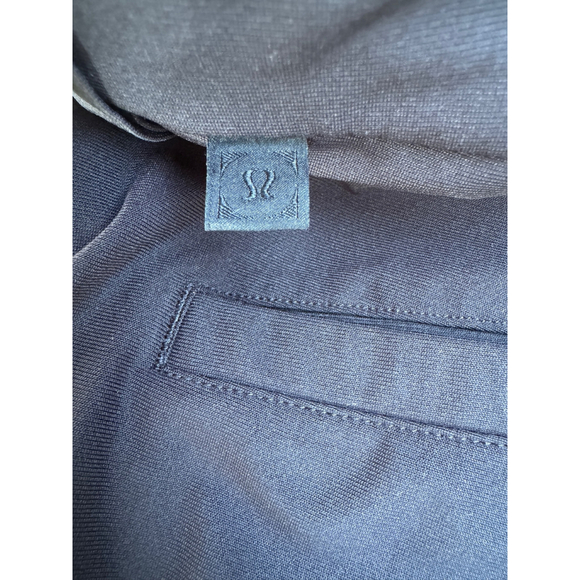 Men’s black lululemon shorts - Picture 2 of 4